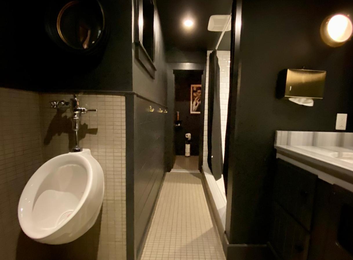 Hotel Crew'S Quarters Boarding House - Caters To Men Provincetown Exteriér fotografie