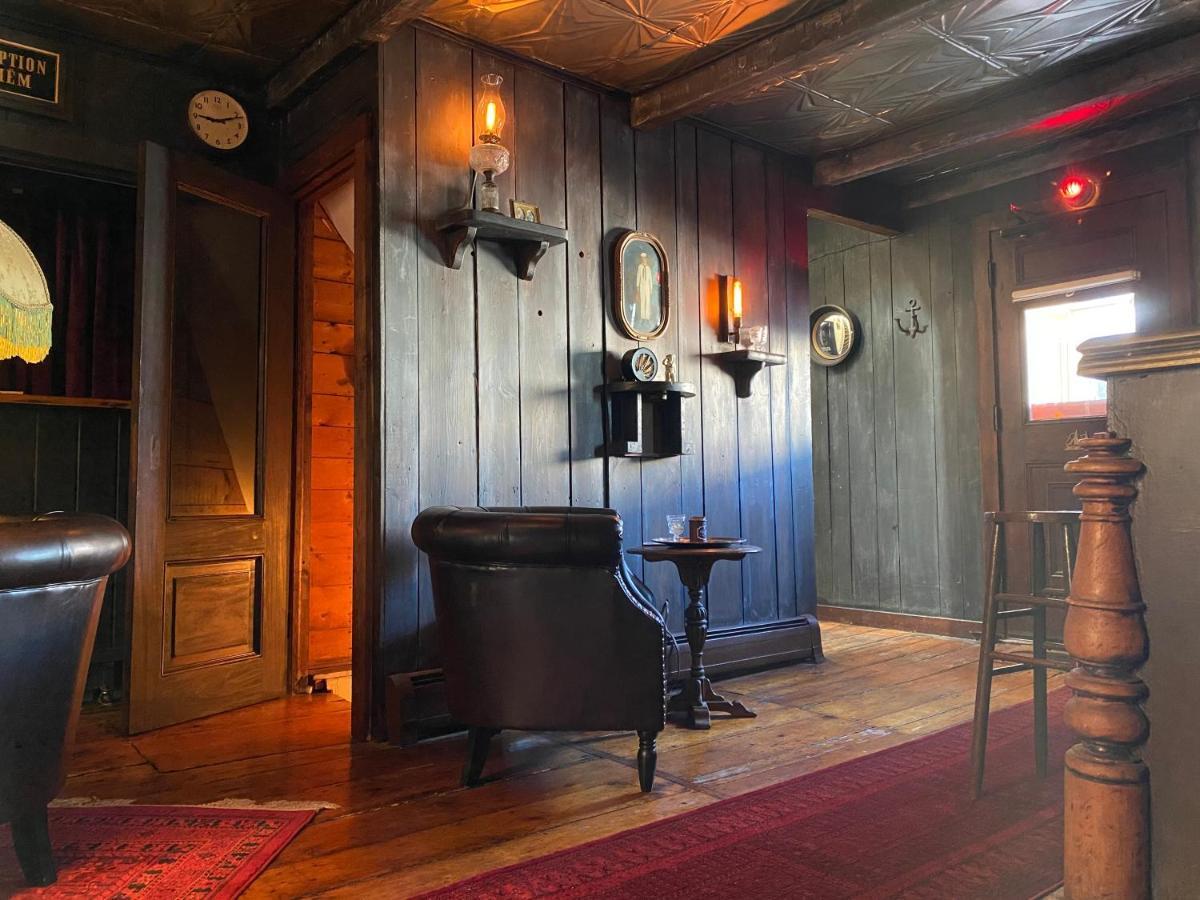 Hotel Crew'S Quarters Boarding House - Caters To Men Provincetown Exteriér fotografie