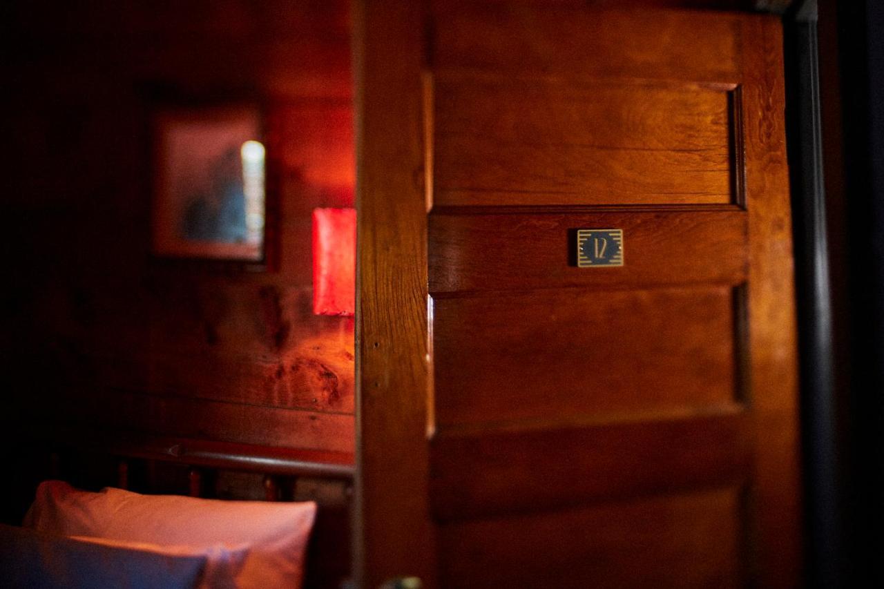 Hotel Crew'S Quarters Boarding House - Caters To Men Provincetown Exteriér fotografie