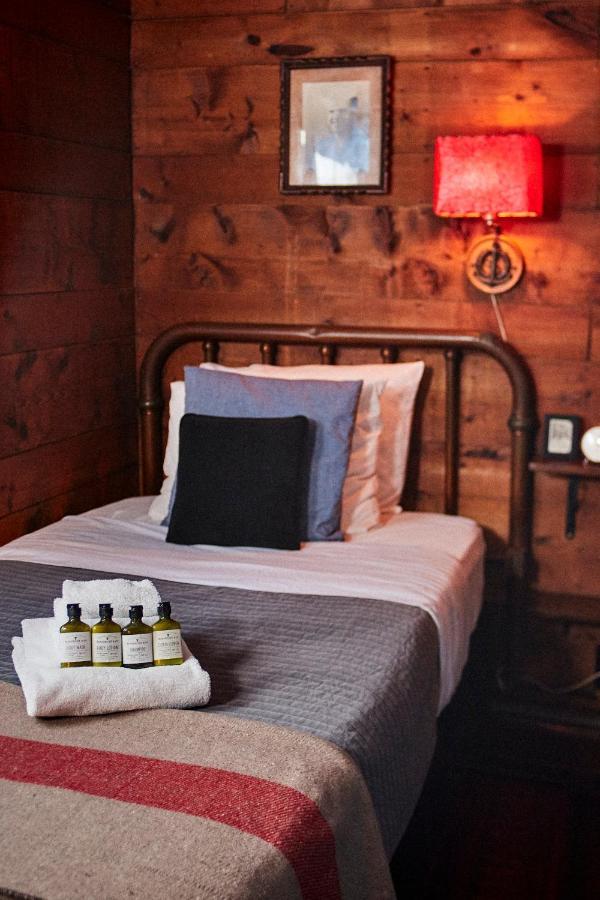 Hotel Crew'S Quarters Boarding House - Caters To Men Provincetown Exteriér fotografie